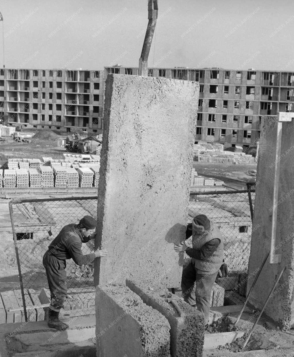 Településfejlesztés - Budapest - Épül az Üllői úti lakótelep