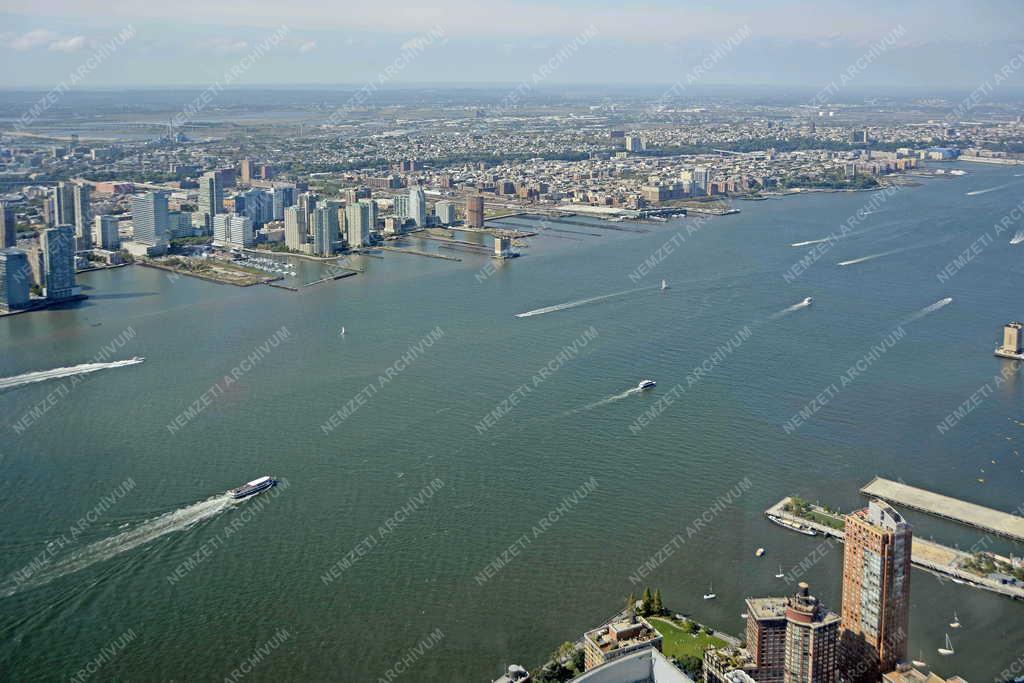 Városkép - New York - Kilátás a One World Trade Centerből  