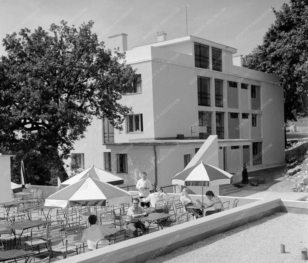 Idegenforgalom - Felújították a fonyódi Sirály Hotelt