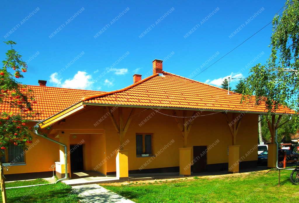 Kultúra - Rátót - Felújított középület