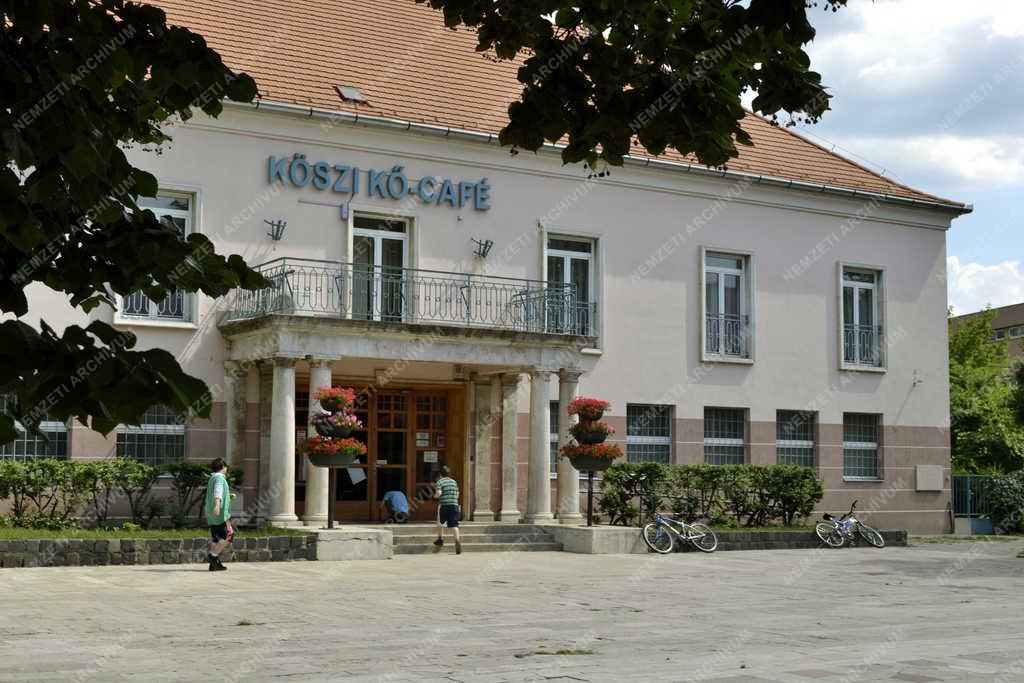 Budapest - Épületfotó - KÖSZI