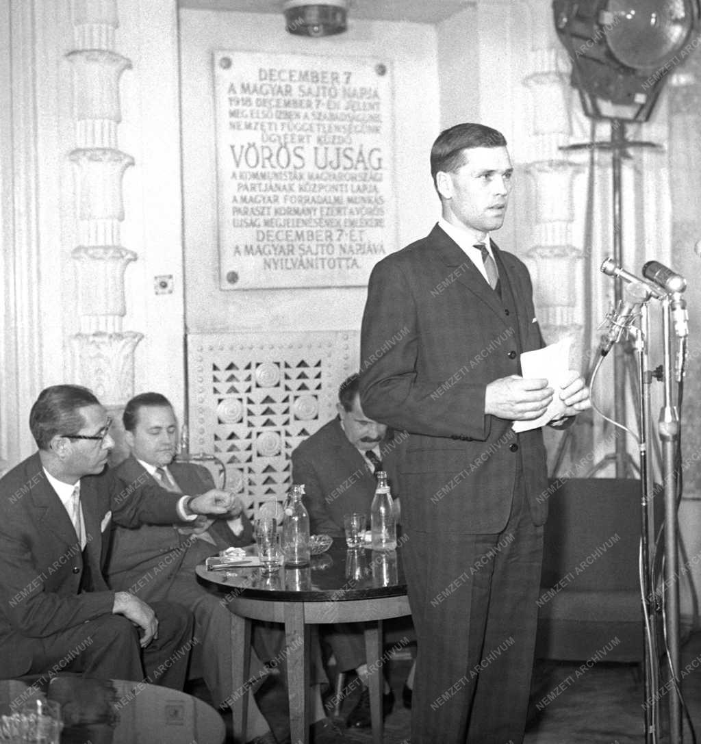 Sajtó - Konferencia a MÚOSZ székházában