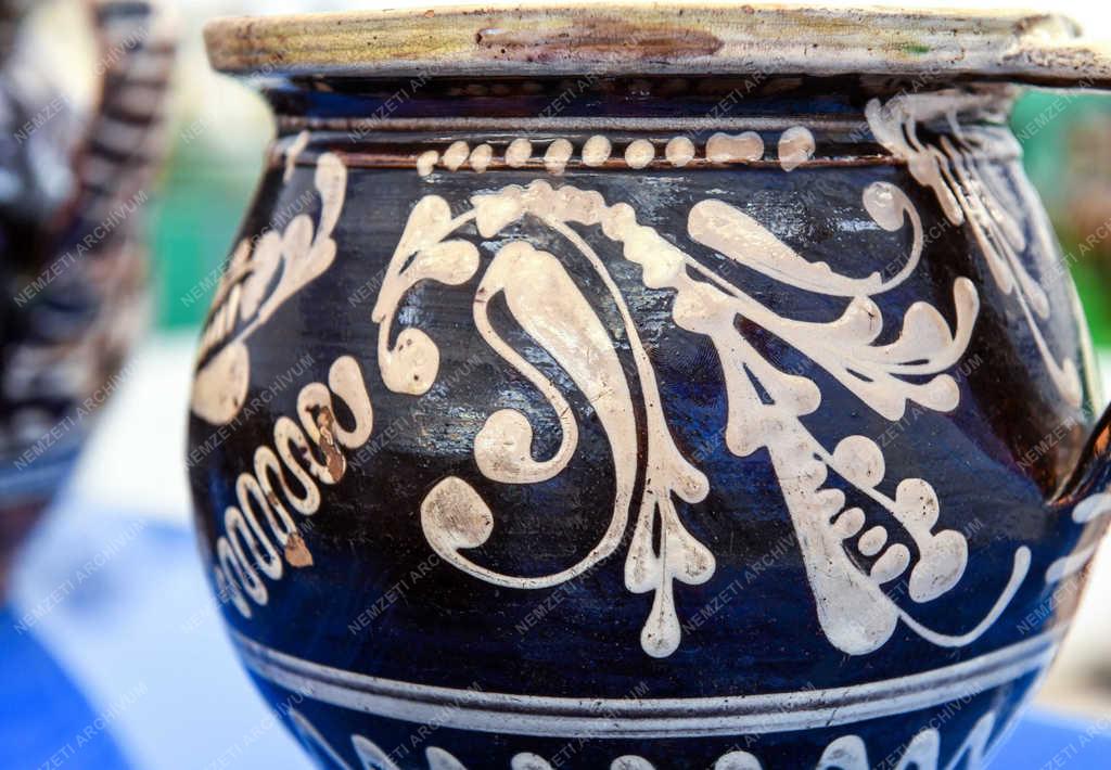 Népművészet - Debrecen - Kerámia kiállítás 