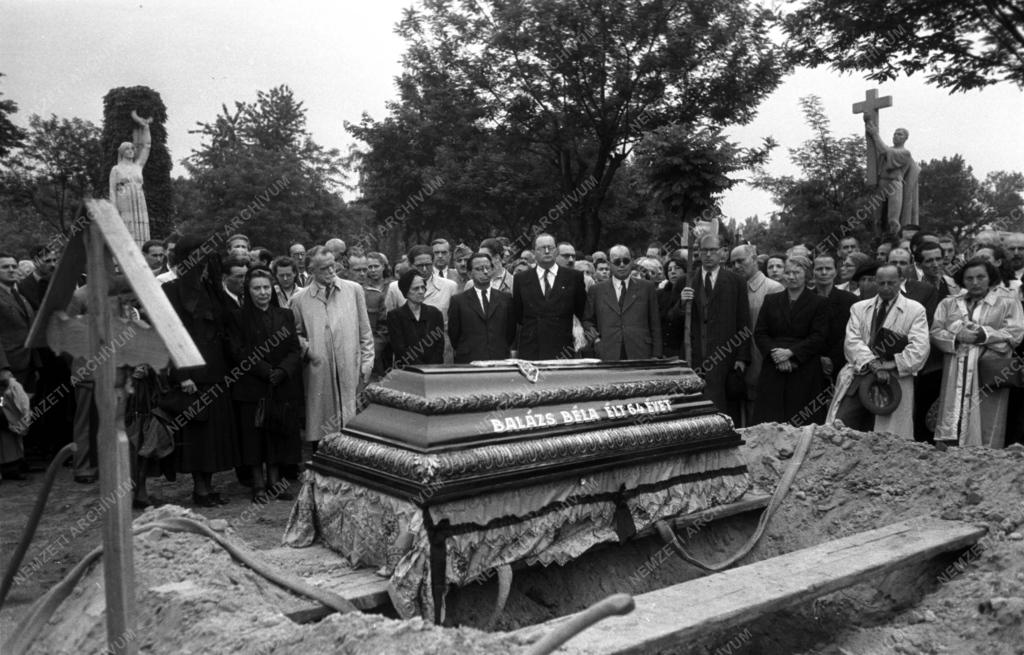 Temetés - Balázs Béla búcsúztatása