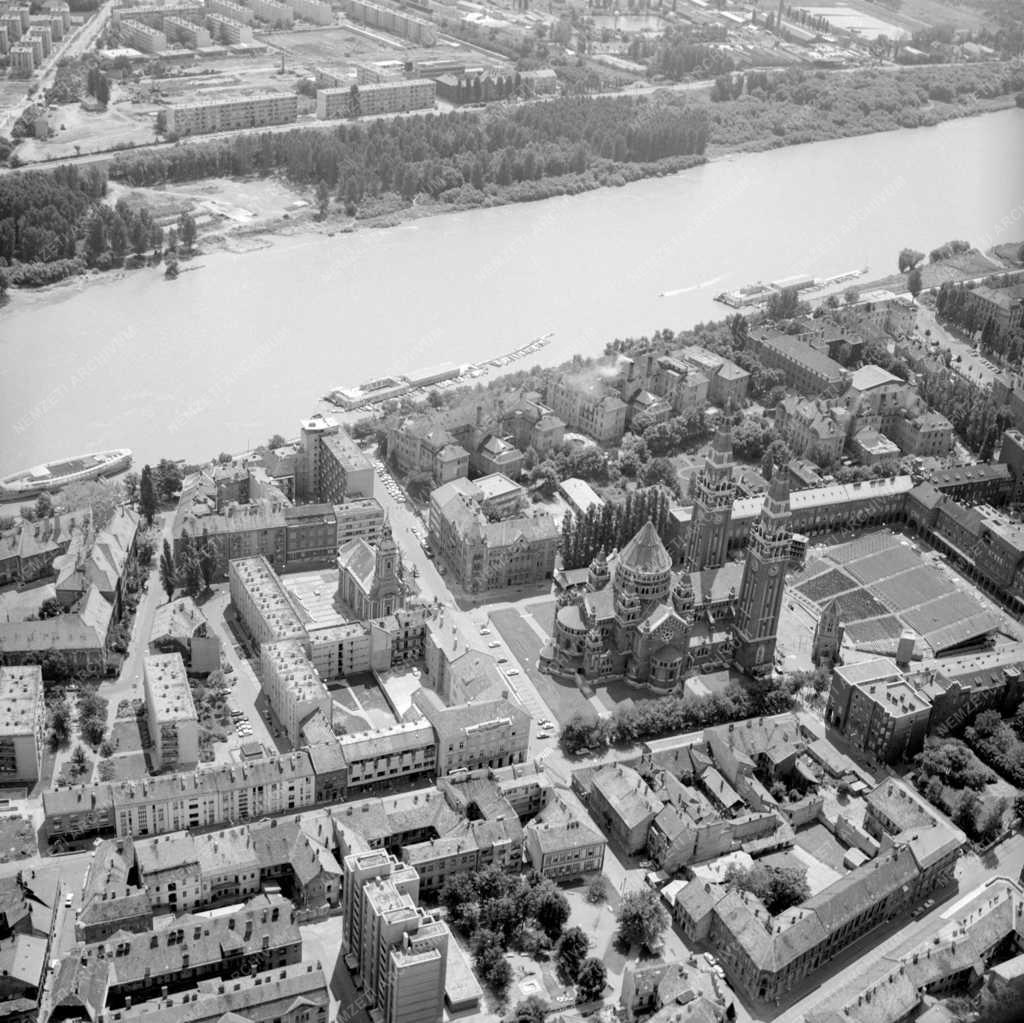 Városkép - Légifelvétel - Szeged látképe a Dóm térrel