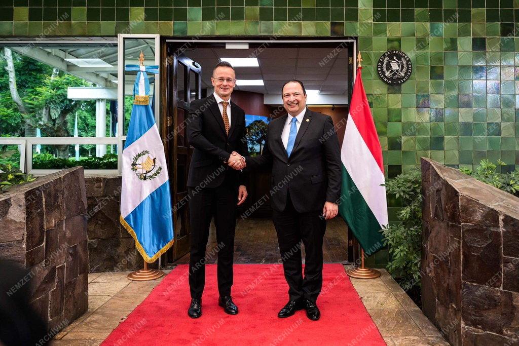 Szijjártó Péter Guatemalában