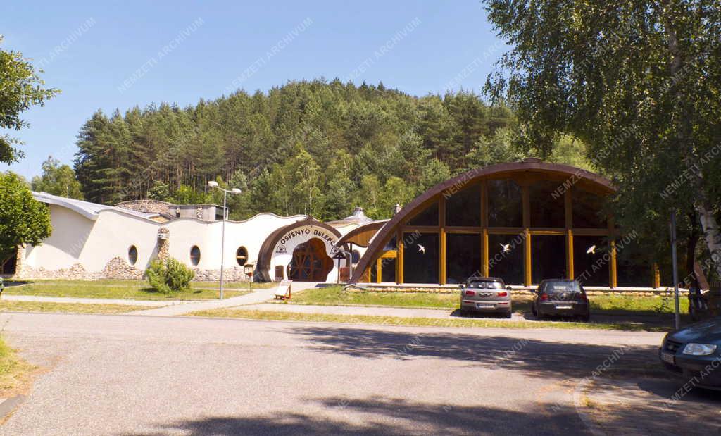 Kultúra - Ipolytarnóc - Ősmaradványok kiállítása