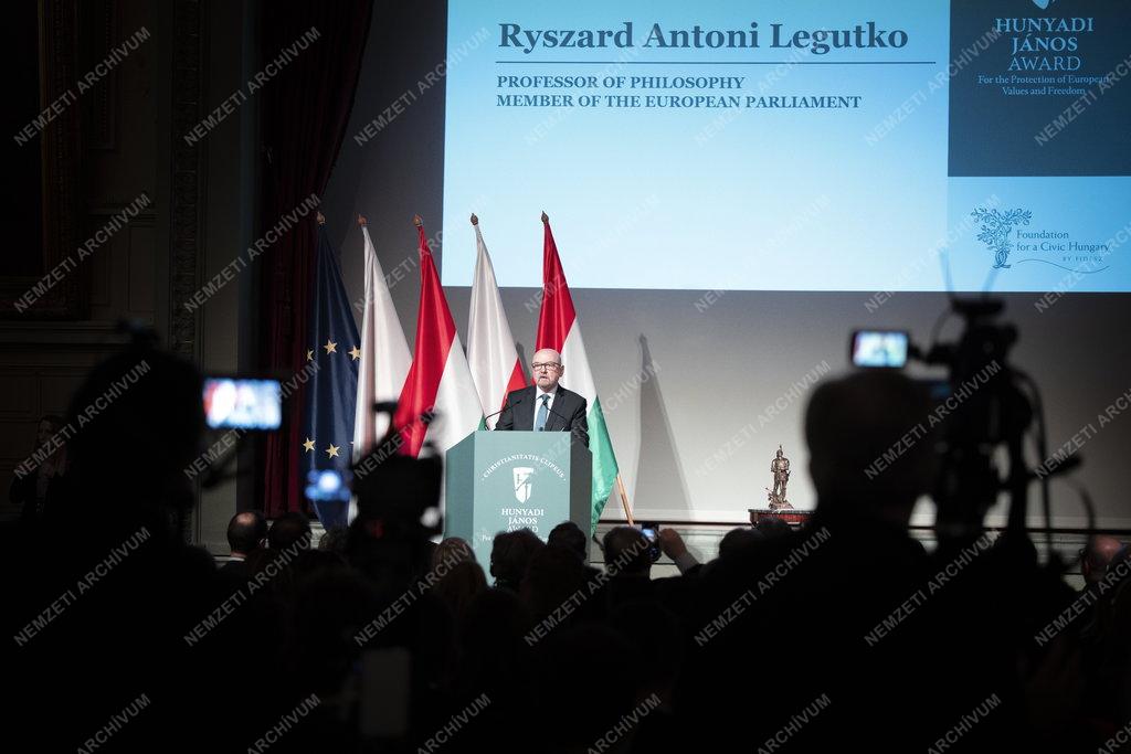 Átadták a Polgári Magyarországért Alapítvány Hunyadi János-díját Brüsszelben