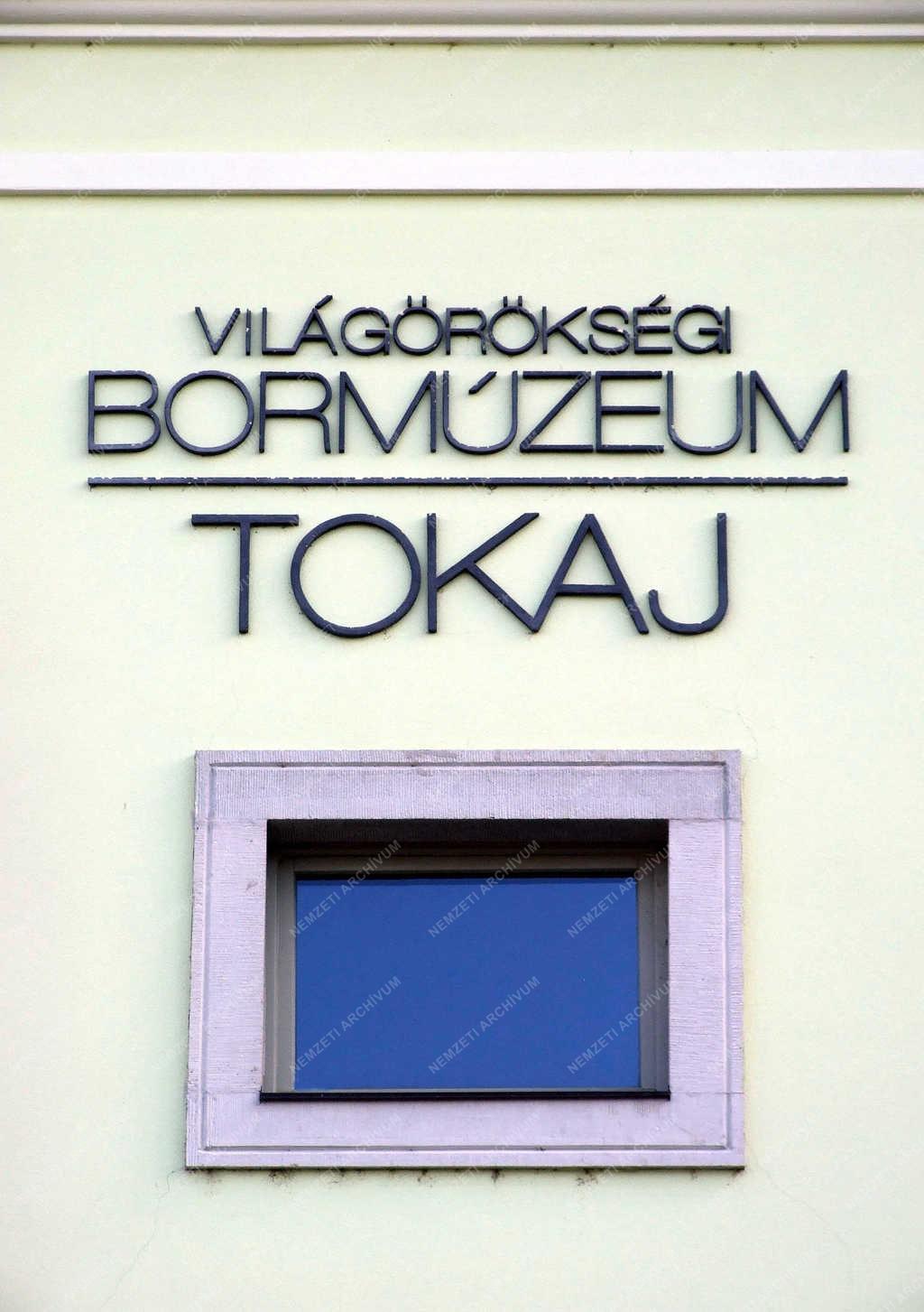 Vendéglátás - Tokaj - A Világörökségi Bormúzeum épülete