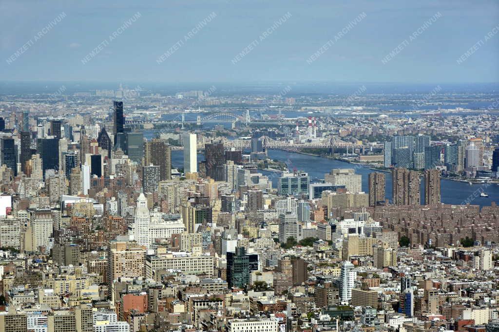 Városkép - New York - Kilátás a One World Trade Centerből  