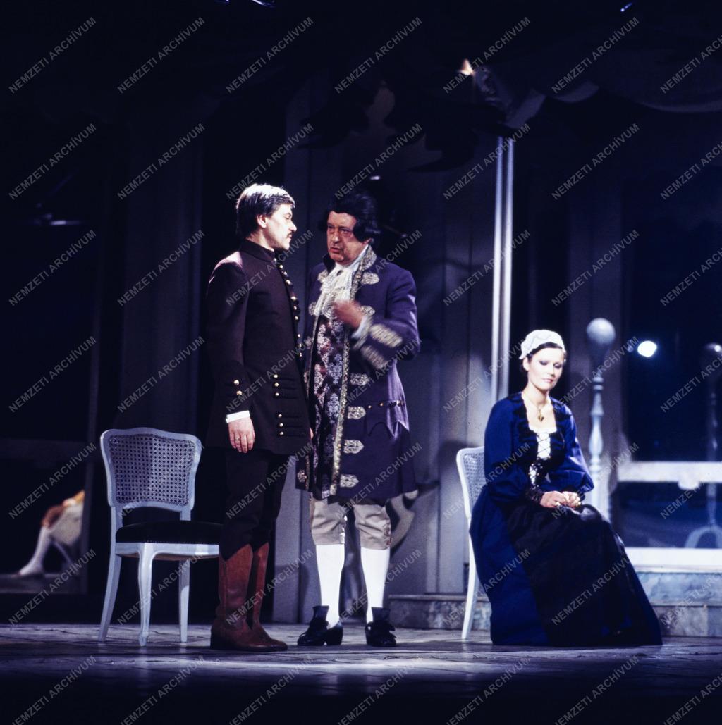 Kultúra -  Boldizsár Miklós: A hős avagy Zrínyi Péter horvát bán halálának szomorú története című komédiájának bemutatója a Játékszínben