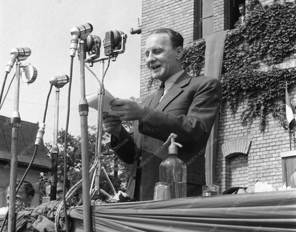 Belpolitika - MDP nagygyűlés Salgótarjánban