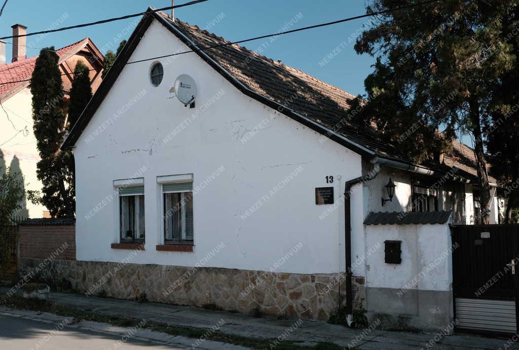 Városkép - Verőce - Devecseri Gábor író egykori nyaralóhelye