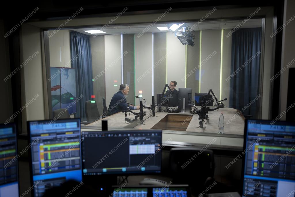 Miniszterelnöki interjú a Kossuth rádióban