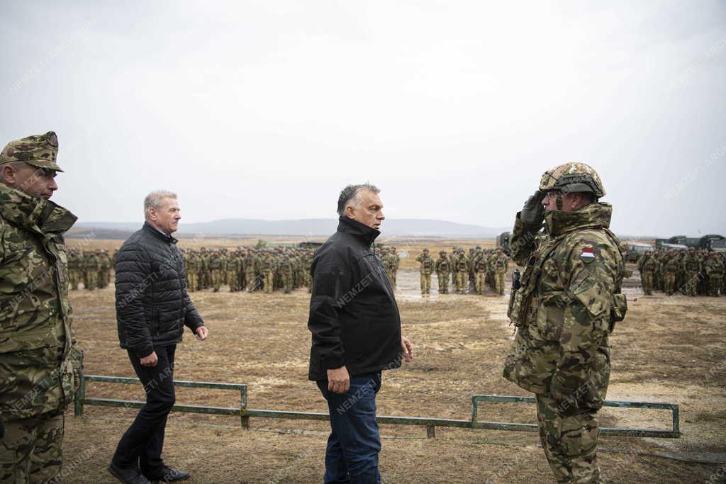Kihelyezett ülést tartott a kormány a haderőfejlesztésről