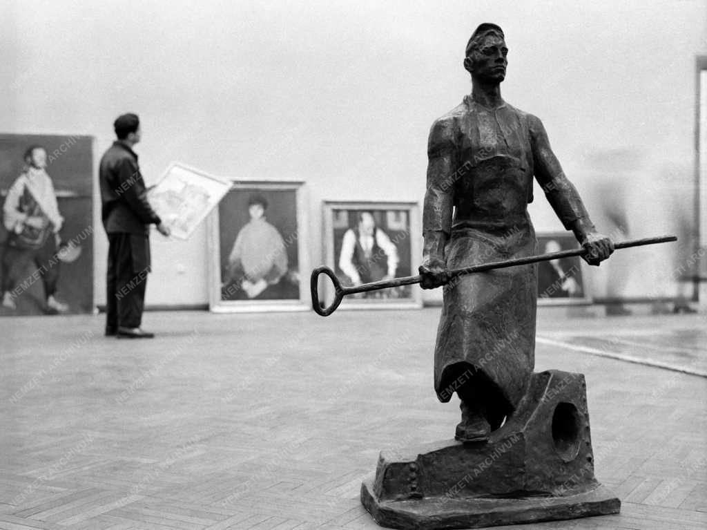 Kultúra - Román Képzőművészeti Kiállítás