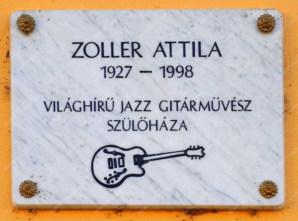 Tárgy - Emléktábla - Zoller Attila gitárművész