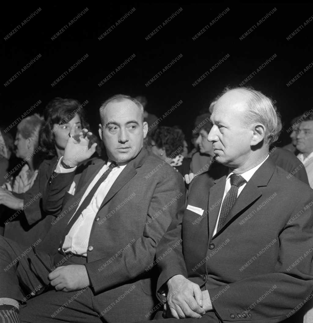 Kultúra - Thália Színház társulati ülése