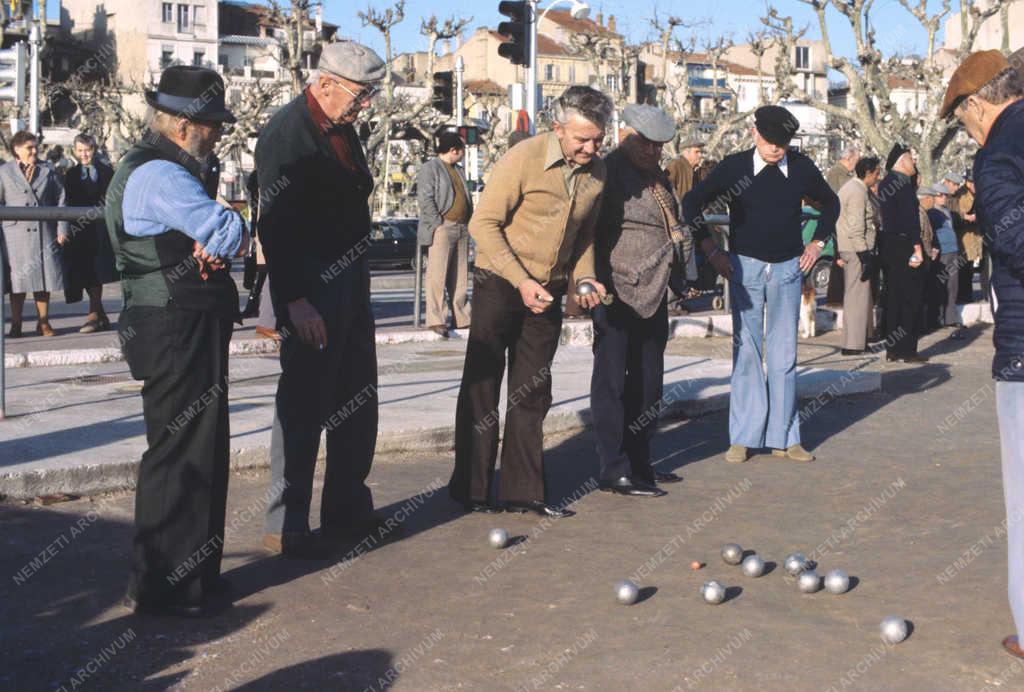 Életkép - Cannes - Pétanque-t játszó férfiak