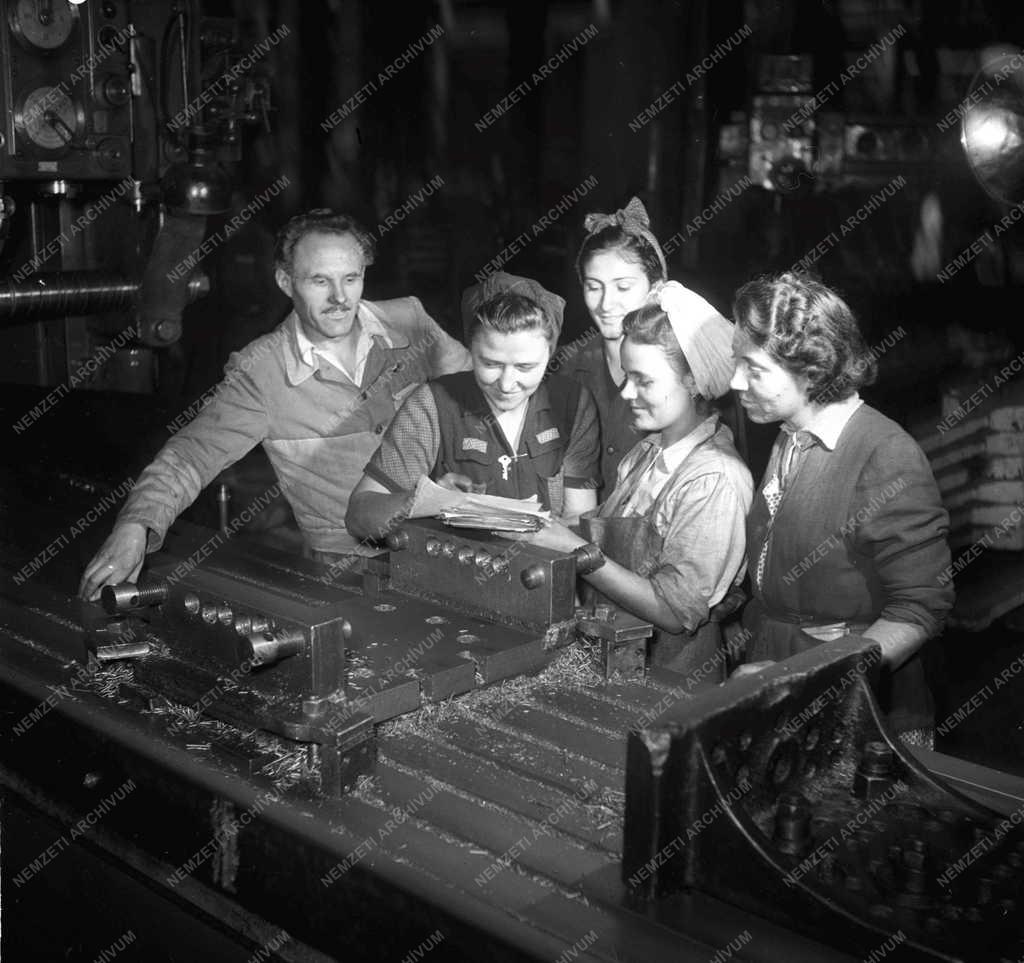 Gazdaságpolitika - Békekölcsönjegyzés a Mávagban