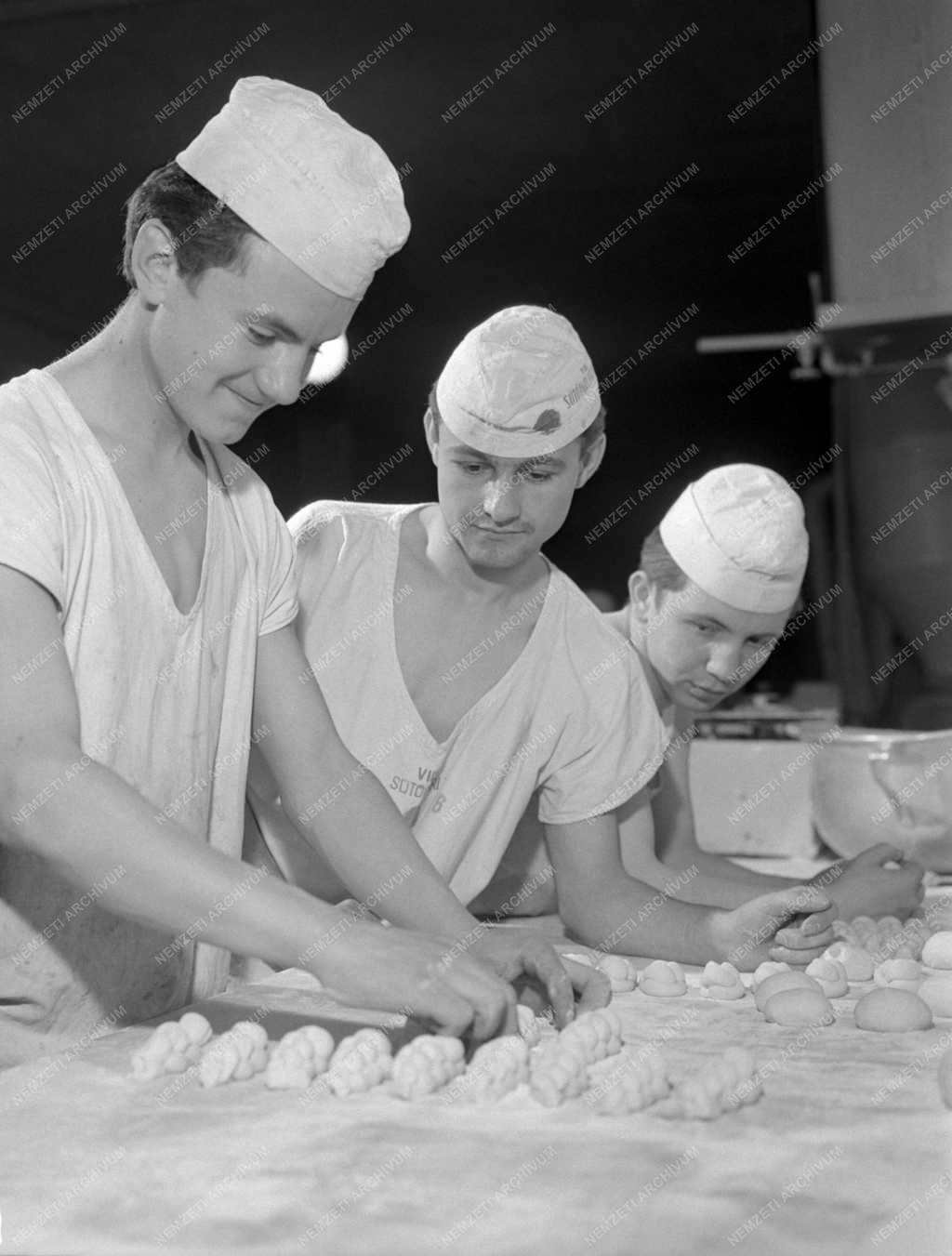 Oktatás - Élelmiszeripari Szakiskola