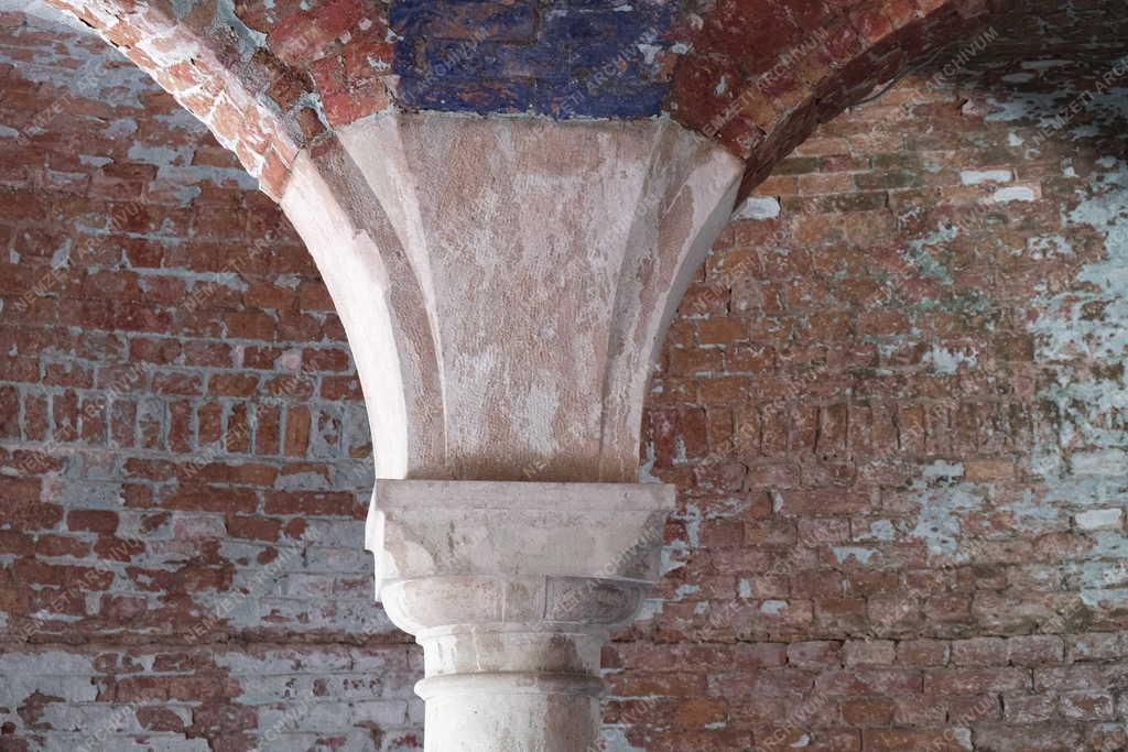 Vallás - Kálvária-kápolna Szobon