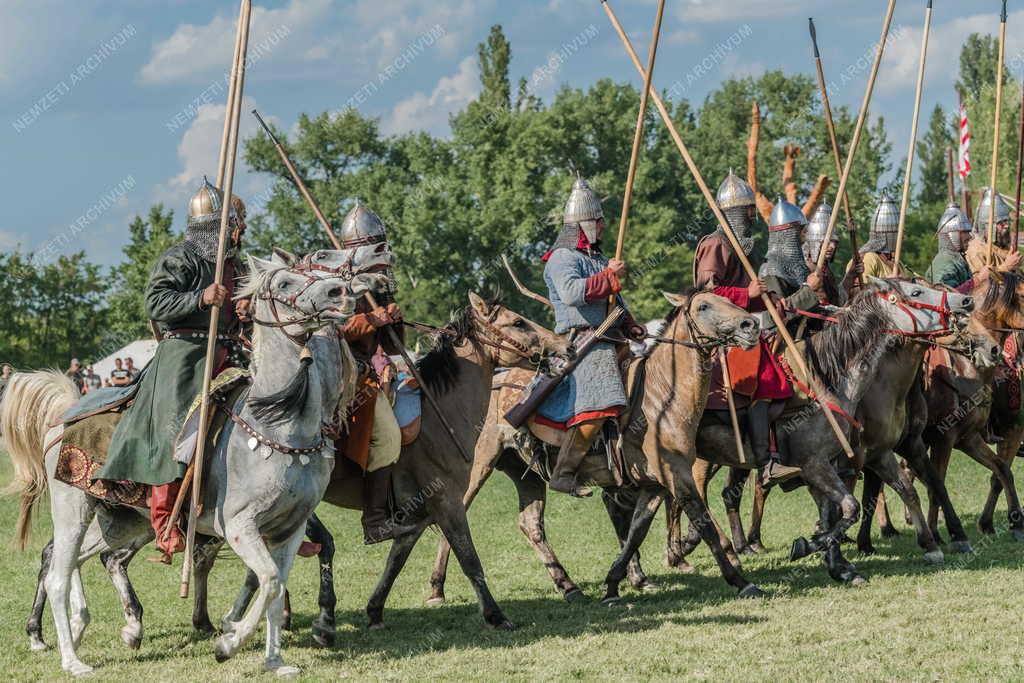 Néphagyomány - Kultúra - Ősök Napja Bugacon - Kurultaj Magyar Törzsi Gyűlés