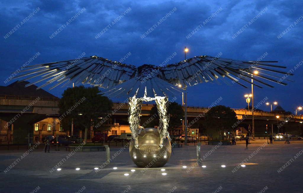 Műalkotás - Budapest - Fradi Sas-szobor