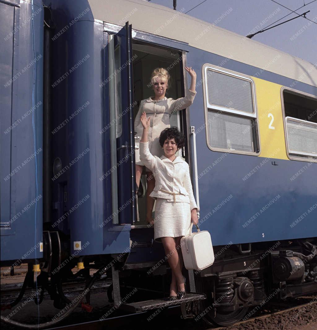 Közlekedés - Vasútszerelvény