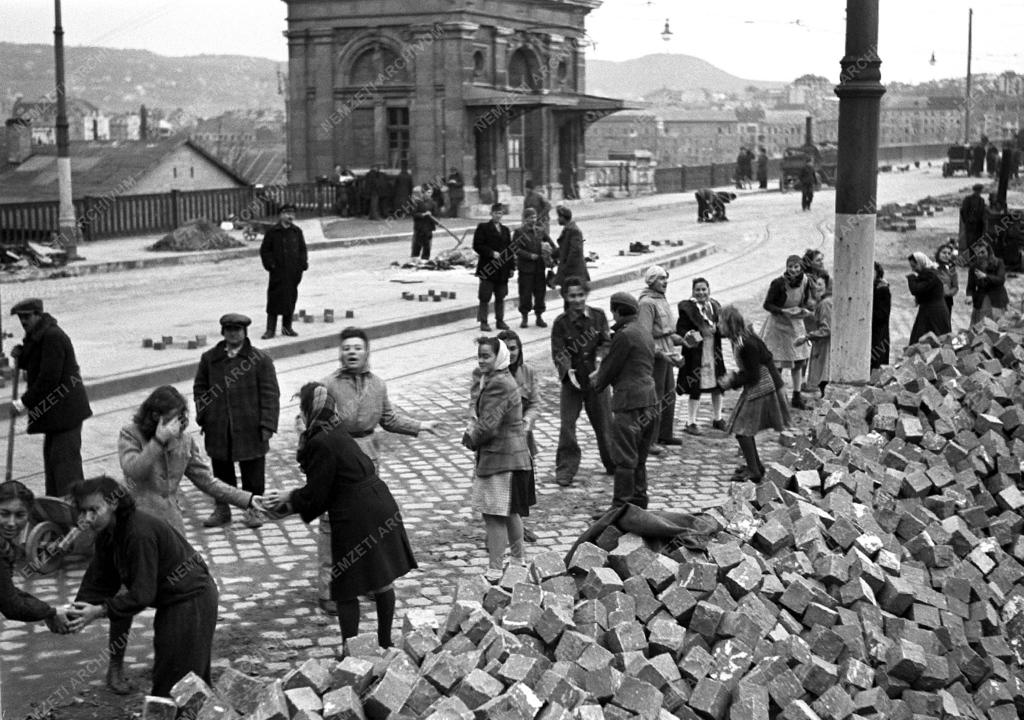 Építőipar -  Margit híd újjáépítése