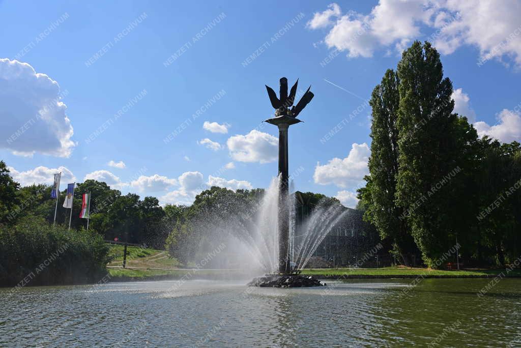 Városkép - Szarvas - Ezredéves emlék című emlékmű