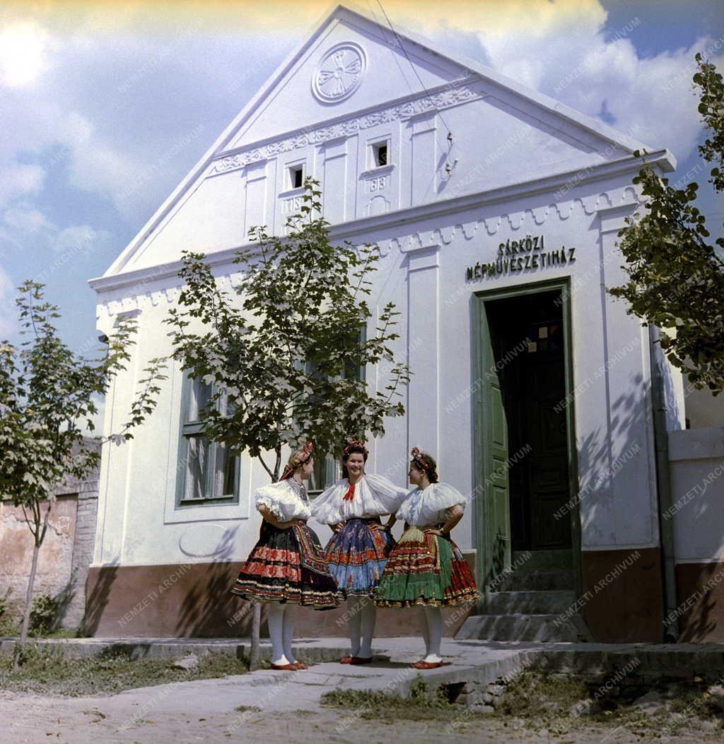 Folklór - Sárközi népművészeti ház