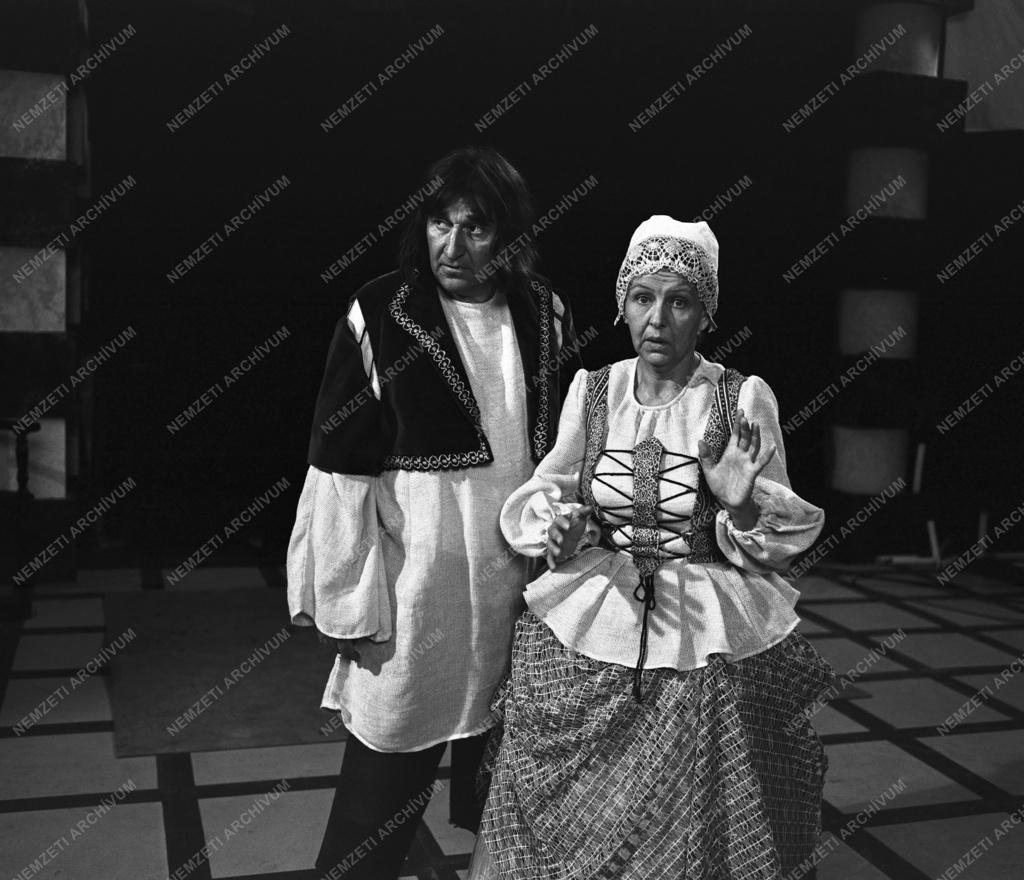 Kultúra - Televízió - A nők iskolája című tv-film forgatása
