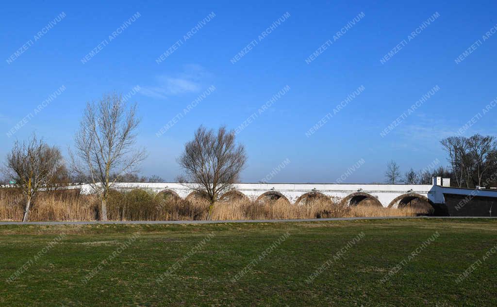 Turistalátványosság - Hortobágy - Kilenclyukú híd 