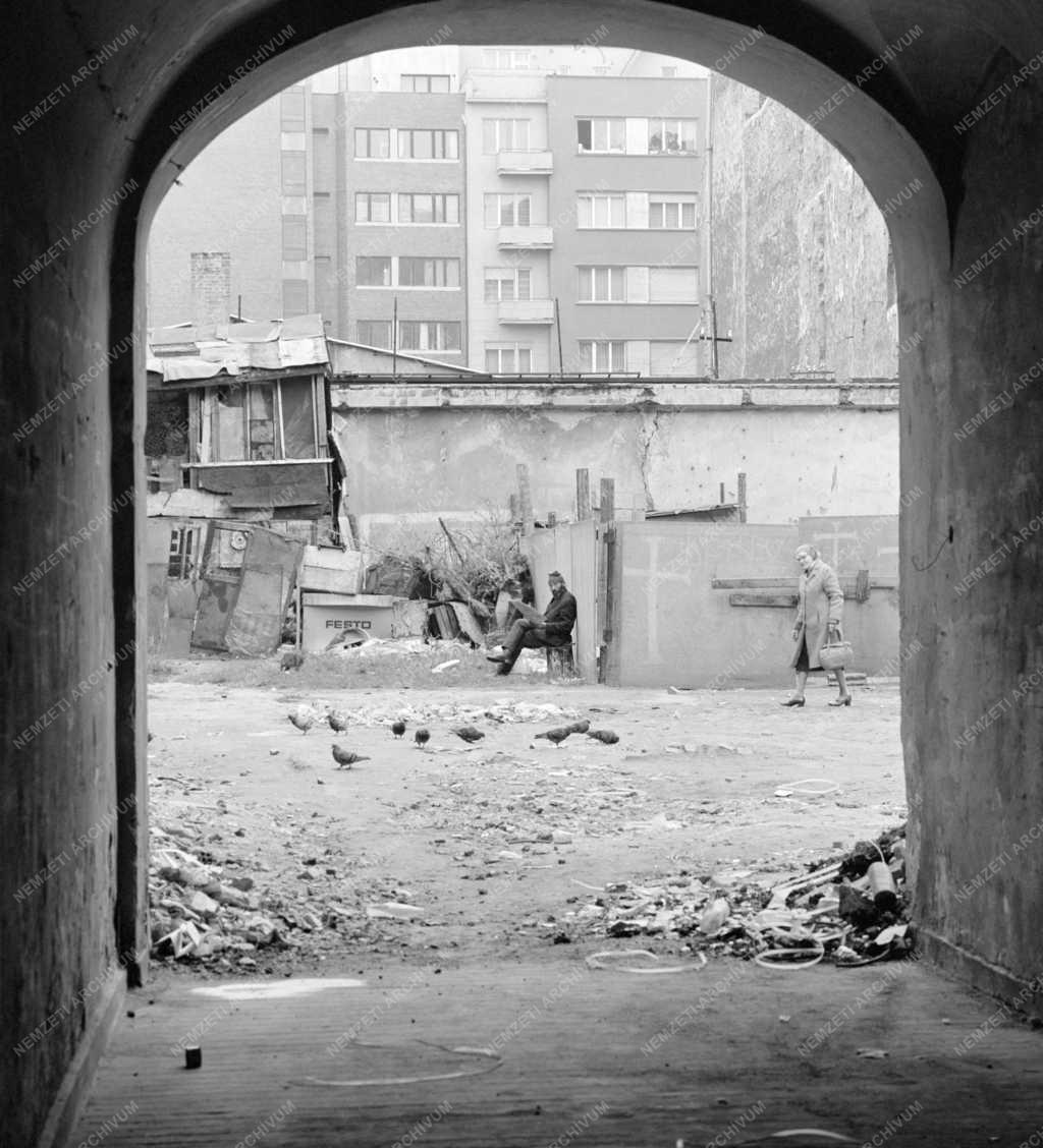 Városkép - Budapesti udvarok - Bérház