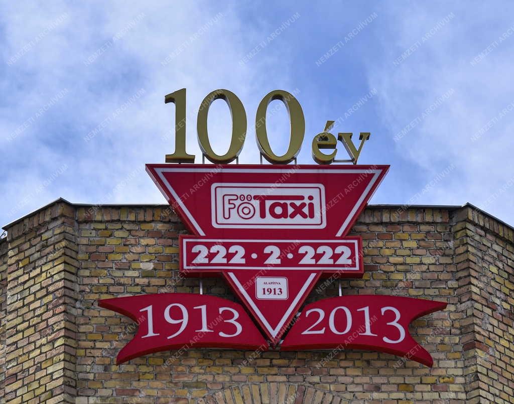 Szolgáltatás - Közlekedés - Budapest - Főtaxi Autóközlekedési és Szolgáltató Zrt.