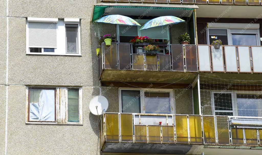 Városkép - Budapest - 50 éves Újpalota