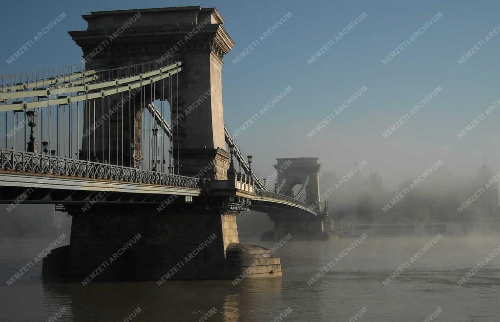 Időjárás - Budapest - Köd a Lánchídnál