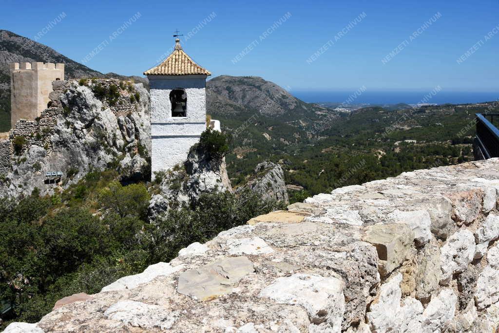 Turizmus - Guadalest - Penon de la Alcala harangtorony