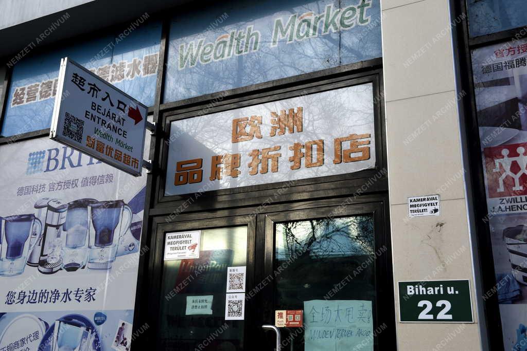 Kereskedelem - Budapest - Monori Center