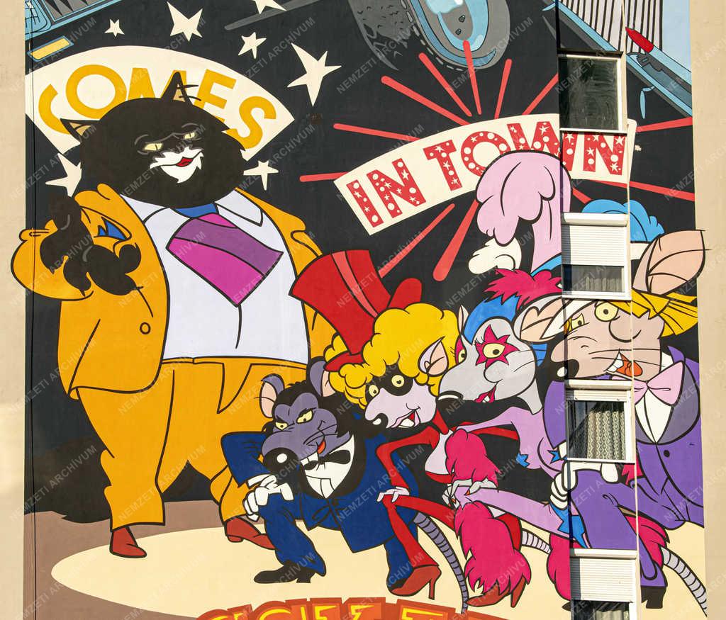 Városkép - Budapest - Rajzfim szereplők egy tűzfalon