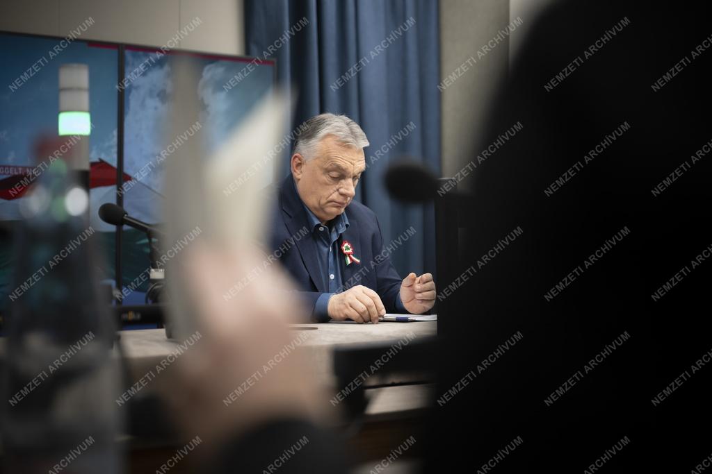 Miniszterelnöki interjú a Kossuth rádióban