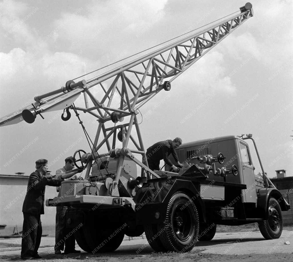 Gépgyártás - Mélyfúró-berendezések Gyára