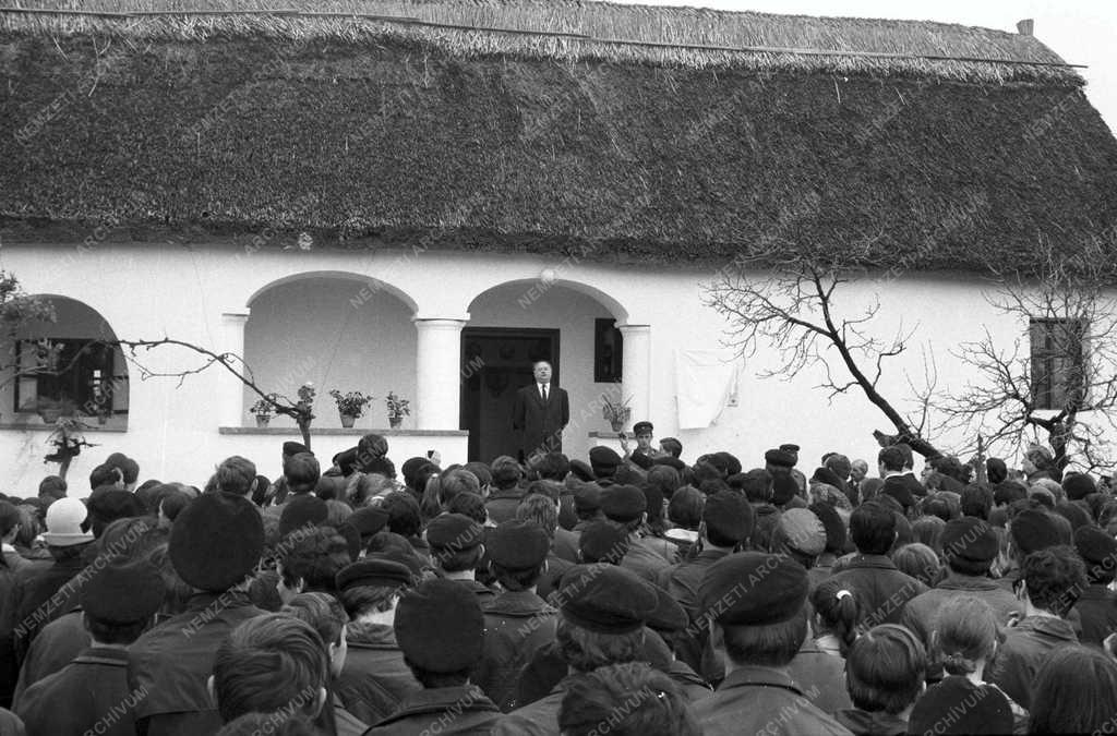 Kultúra - Évforduló - Radnóti Miklós születése 