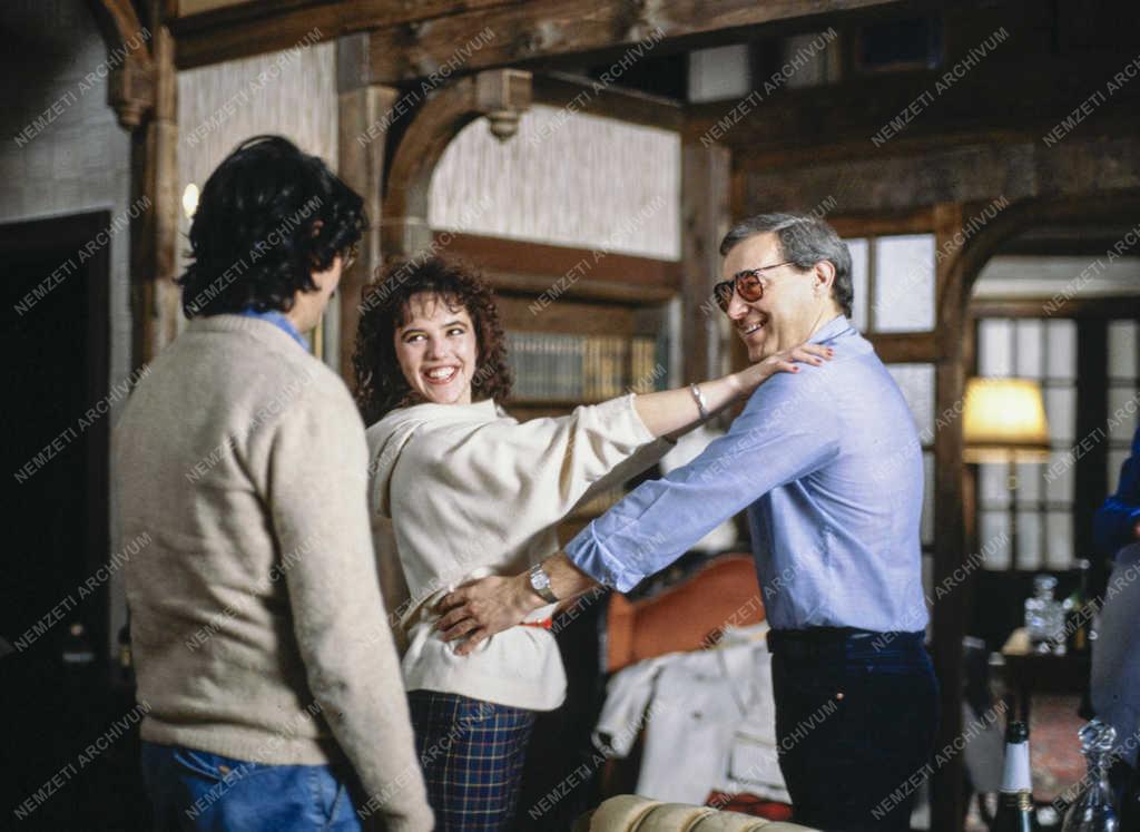 Kultúra - TV-film - Földi kacaj