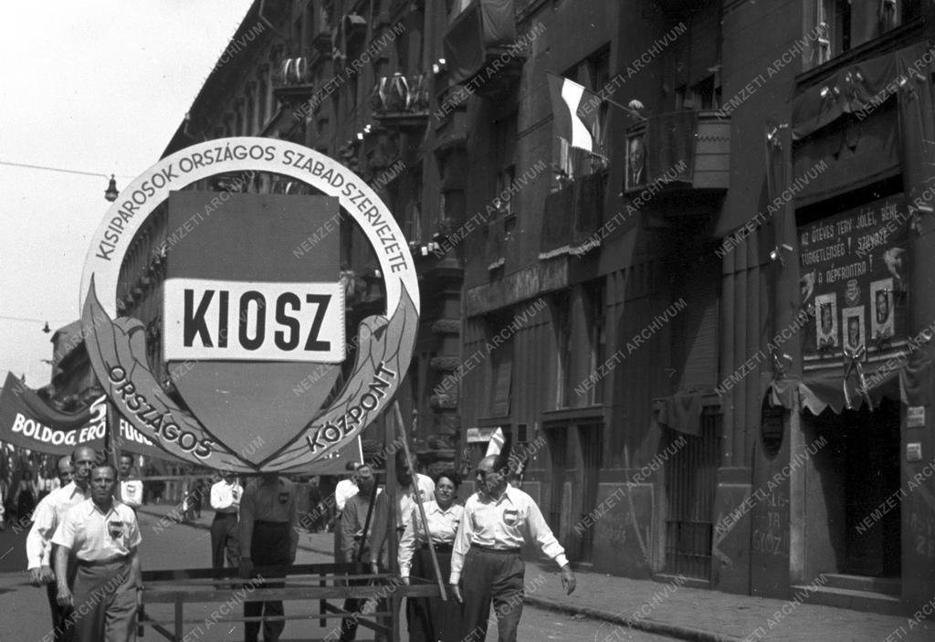 Ünnep - Május elsejei felvonulás