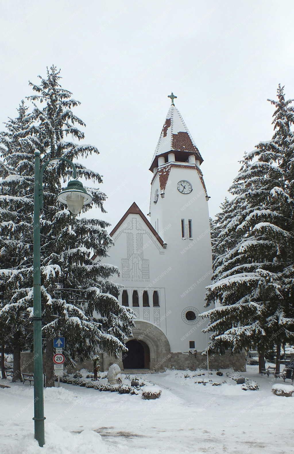 Egyházi épület - Zebegény - Római katolikus templom