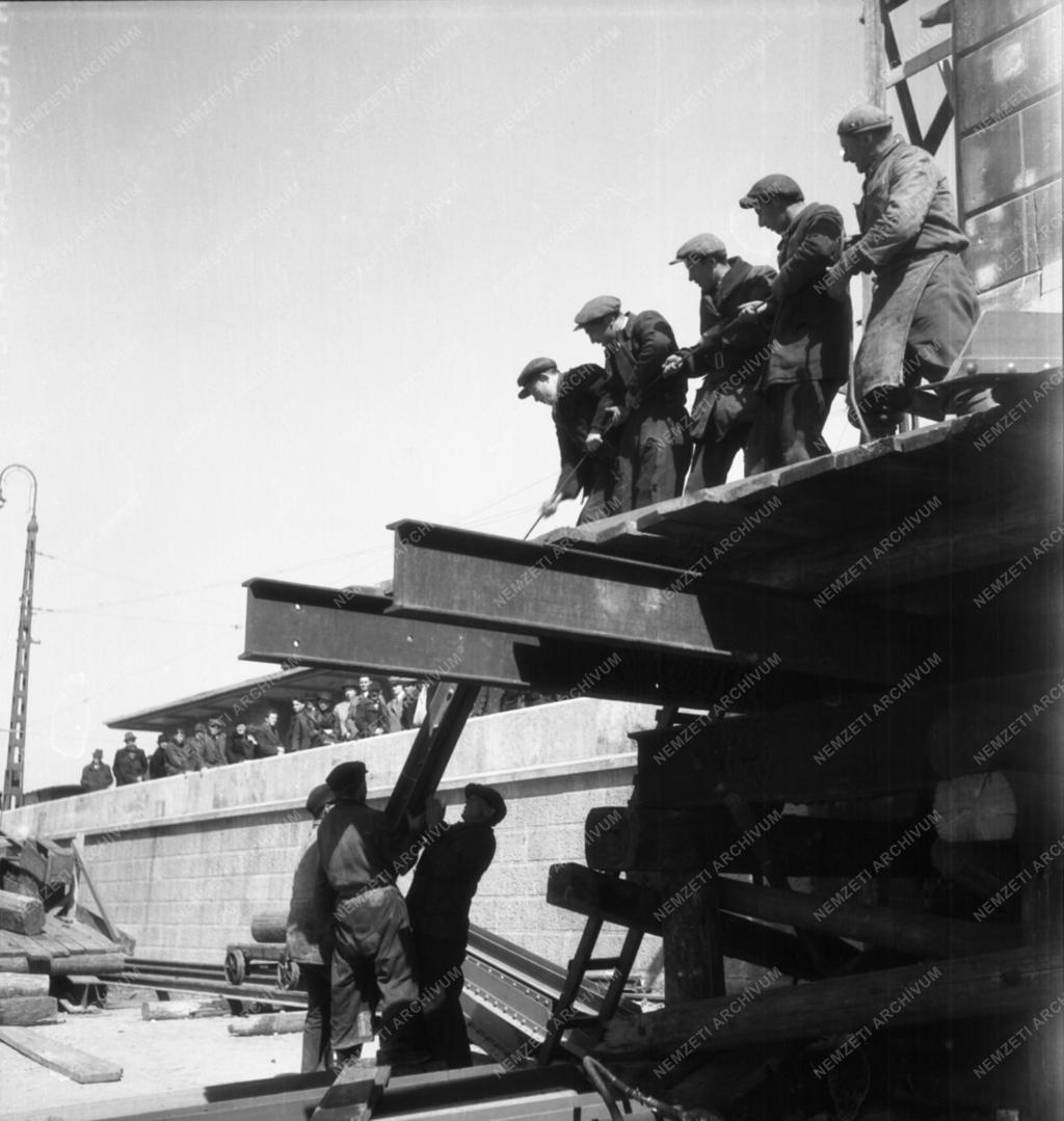 Építőipar - Újjáépül a Margit híd