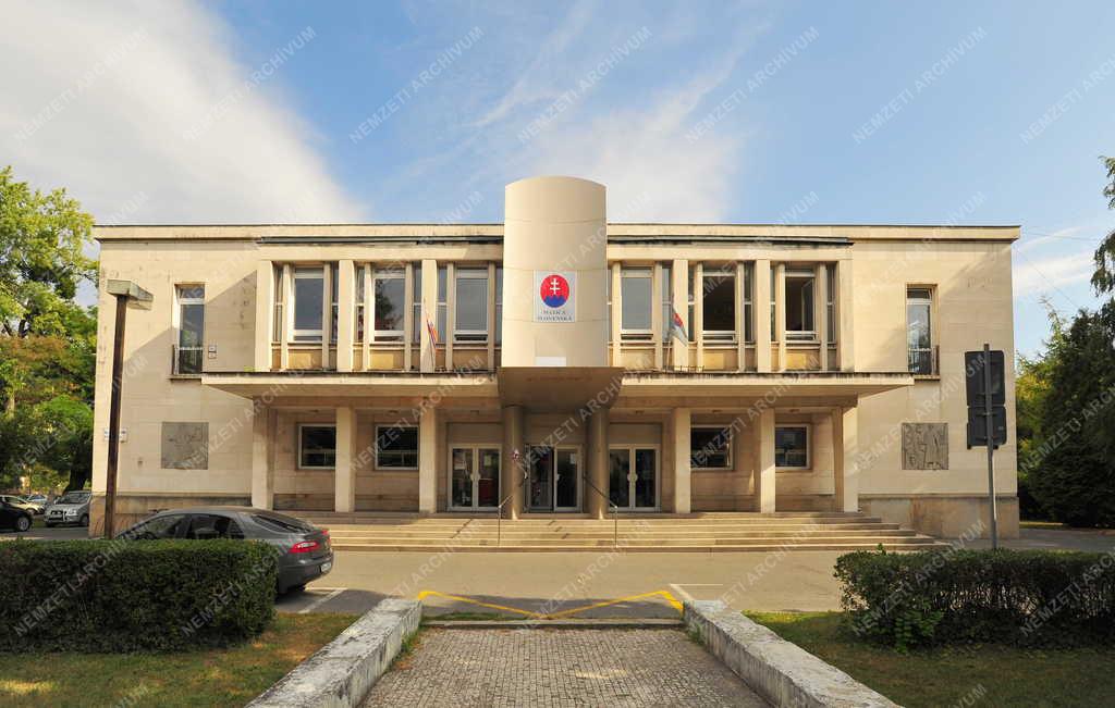 Kultúra - Révkomárom - Kulturális központ