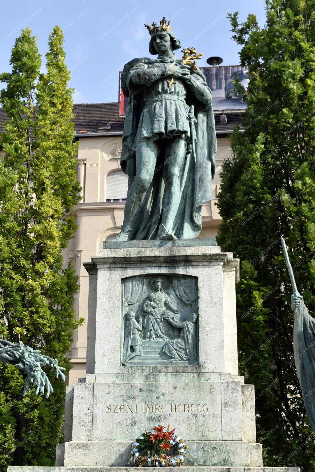 Kultúra - Budapest - Szent Imre-szobor a Móricz Zsigmond körtéren